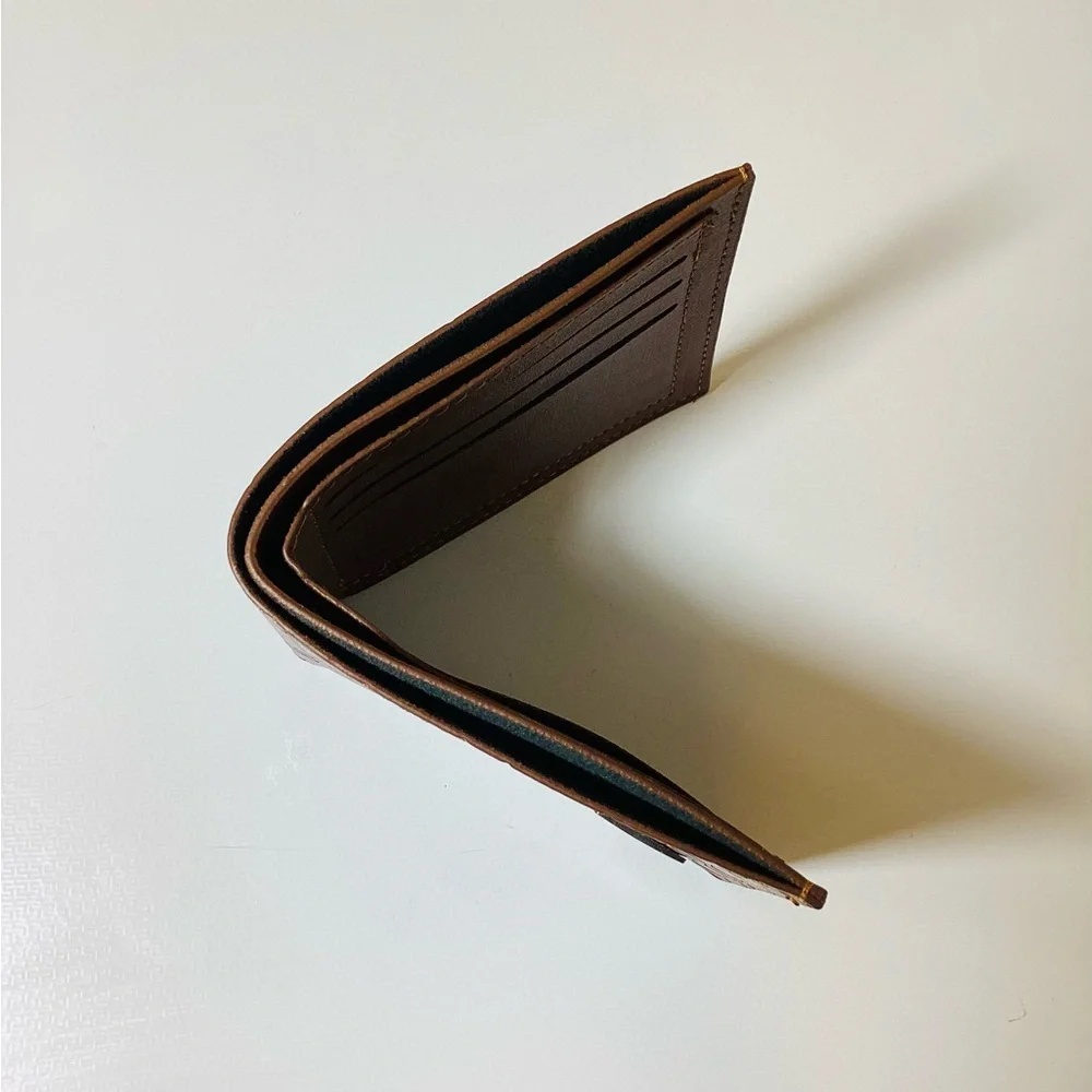 Fashion Leather Men Wallet - In the shade Brown - Pick Color ~ Black or Brown